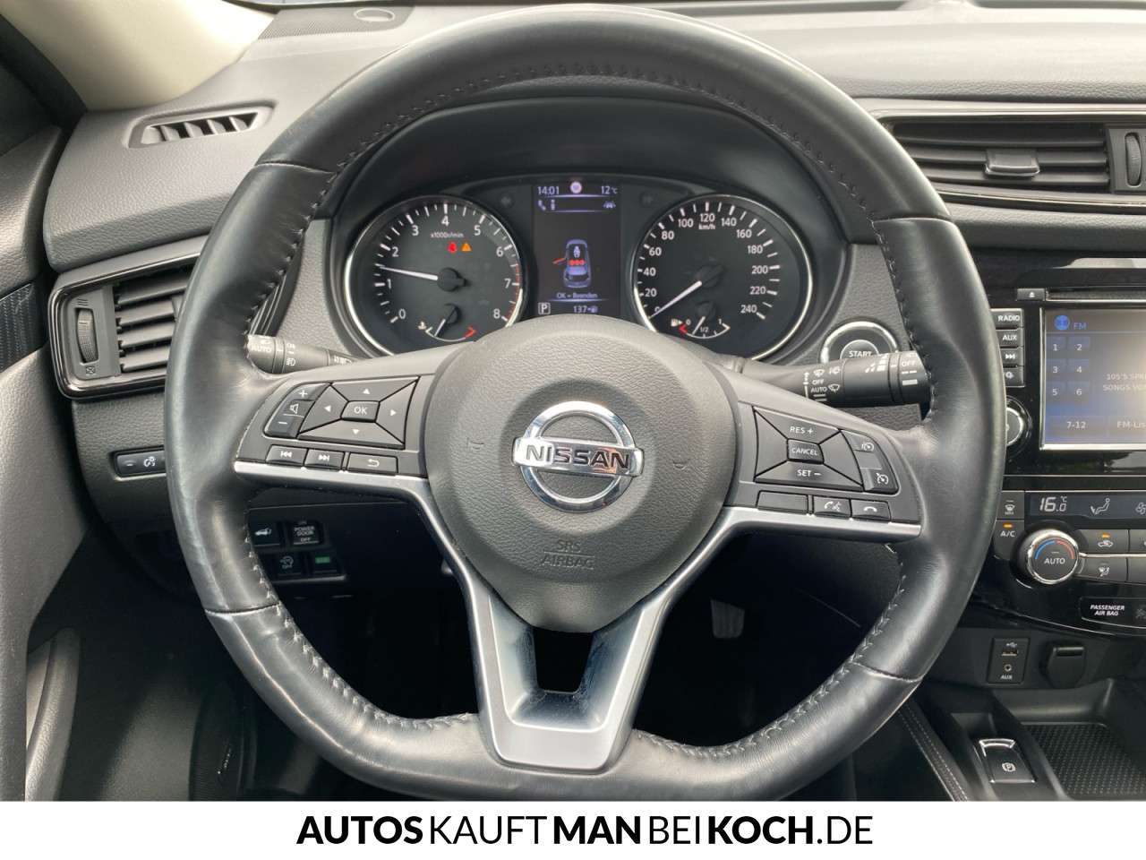 Fahrzeugbild eines Nissan X-TRAIL