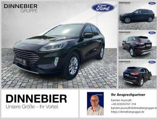 Schräge Frontansicht auf einen Ford Kuga , freigestellt
