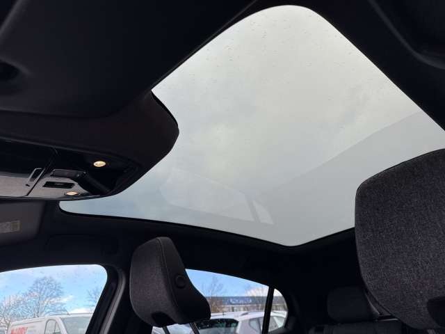 Fahrzeugbild eines Renault Rafale