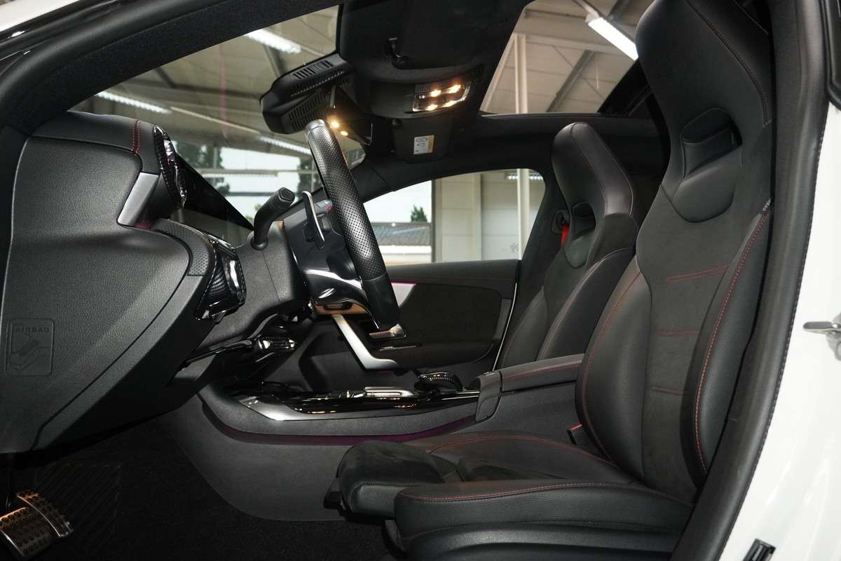 Fahrzeugbild eines Mercedes-Benz CLA