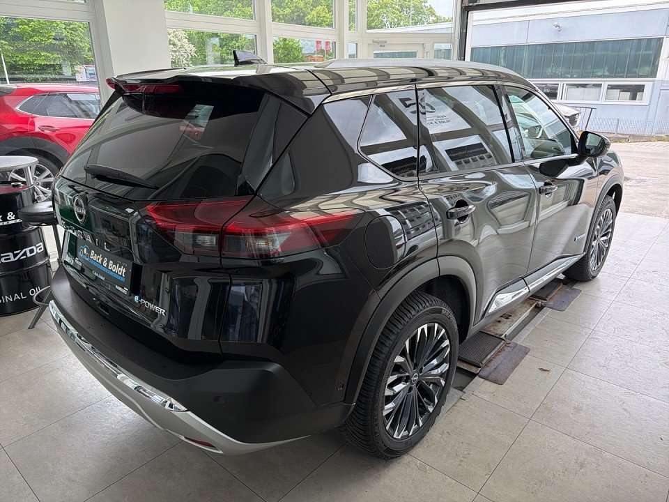 Fahrzeugbild eines Nissan X-TRAIL