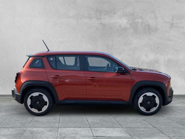 Fahrzeugbild eines Renault 4 E-TECH