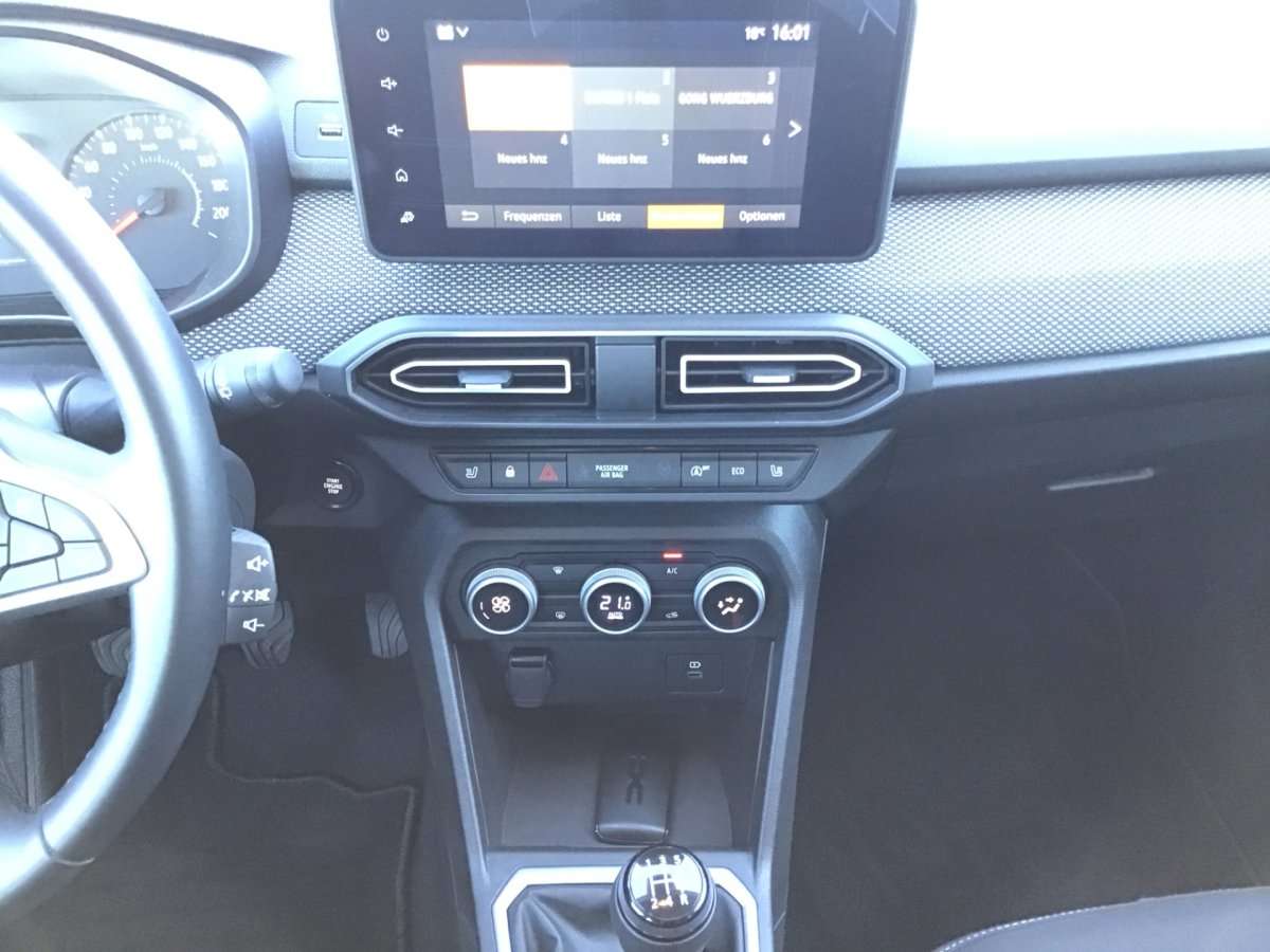 Fahrzeugbild eines Dacia Sandero