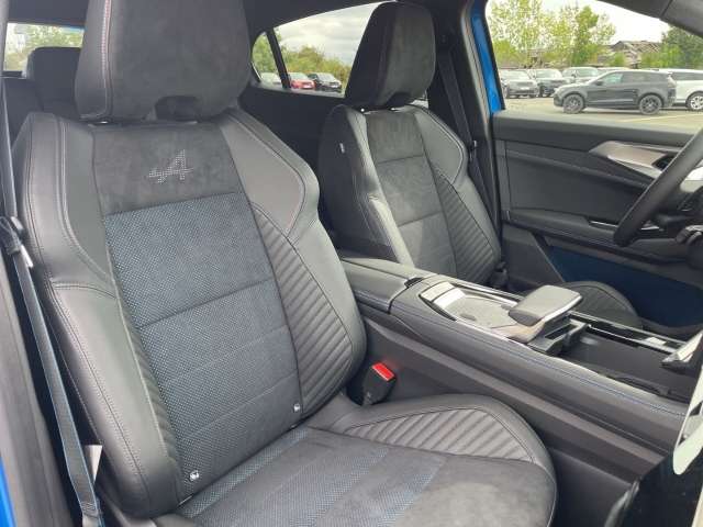 Fahrzeugbild eines Renault Rafale