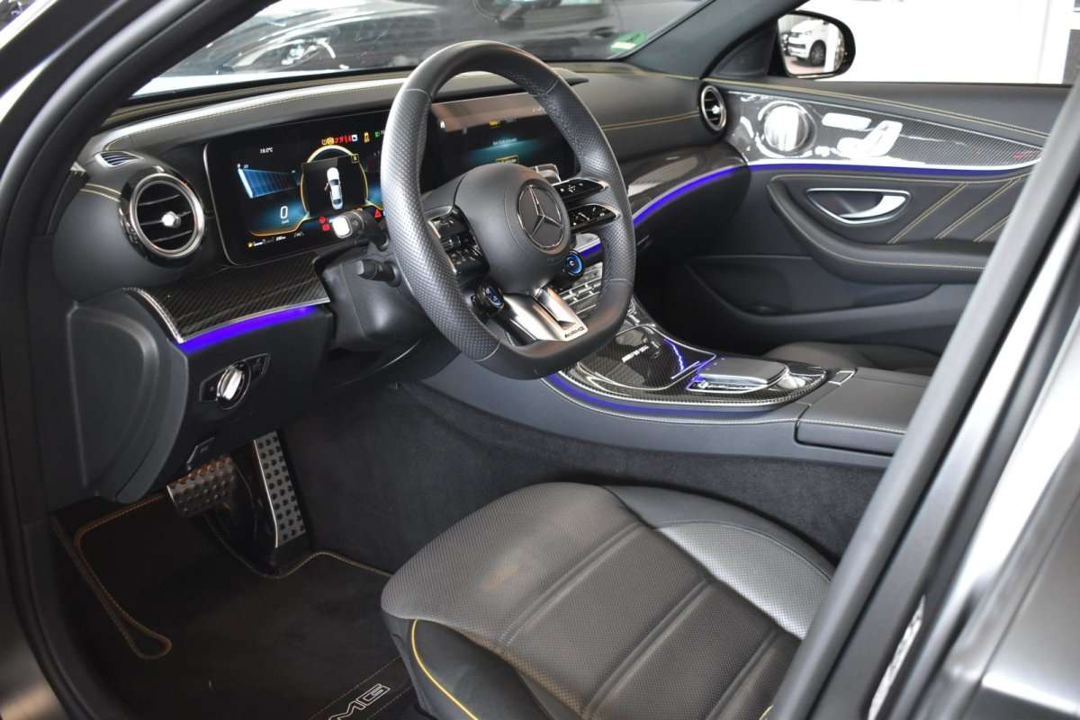 Fahrzeugbild eines Mercedes-Benz E-Klasse