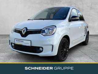 Schräge Frontansicht auf einen Renault Twingo , freigestellt
