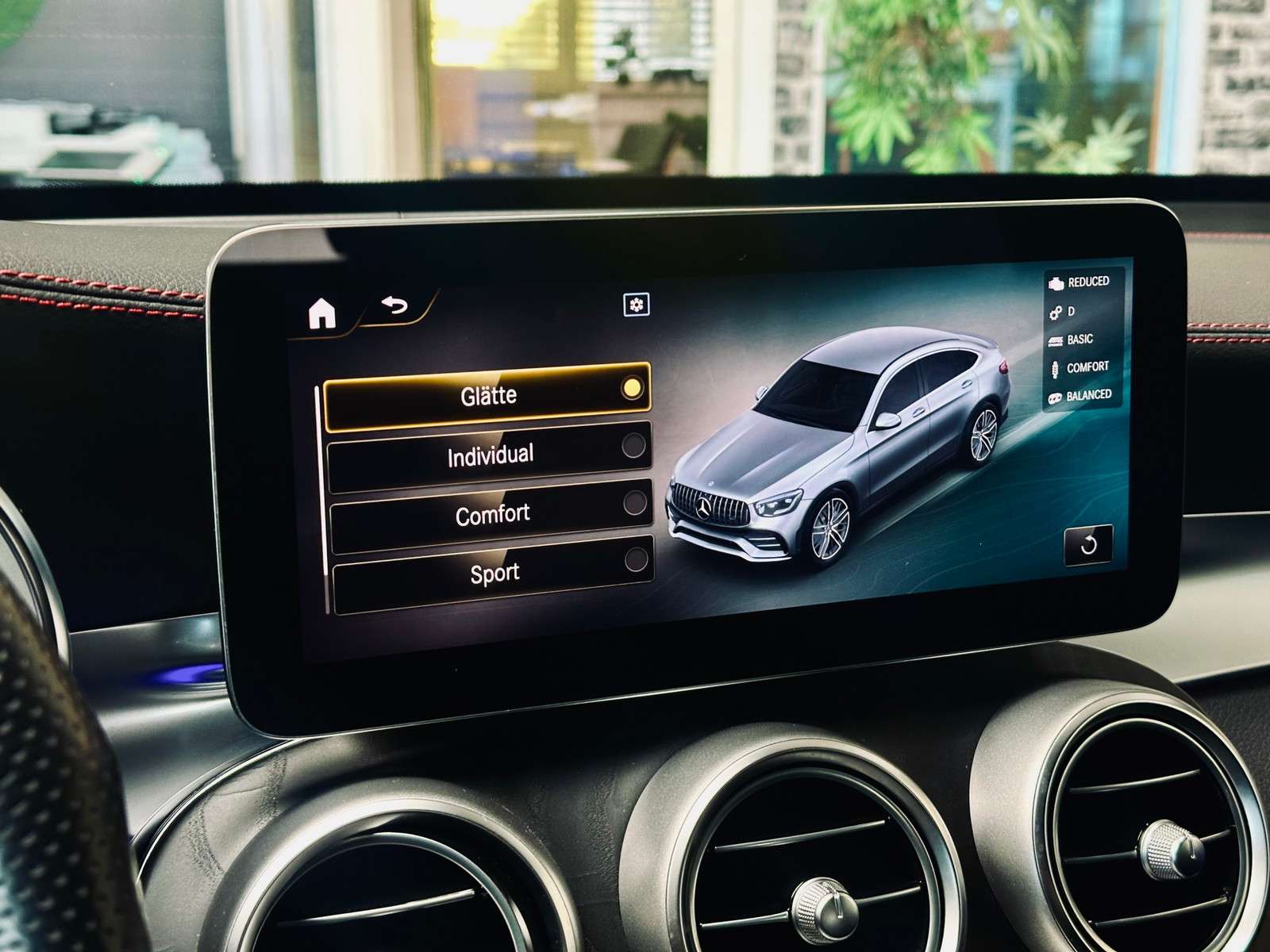 Fahrzeugbild eines Mercedes-Benz GLC