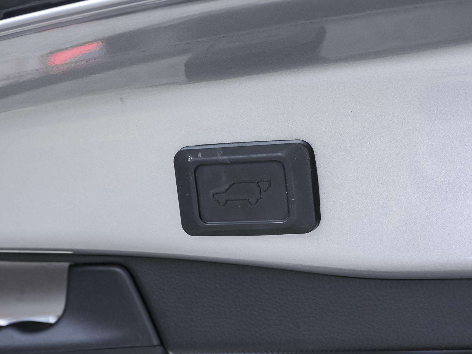 Fahrzeugbild eines Toyota RAV4
