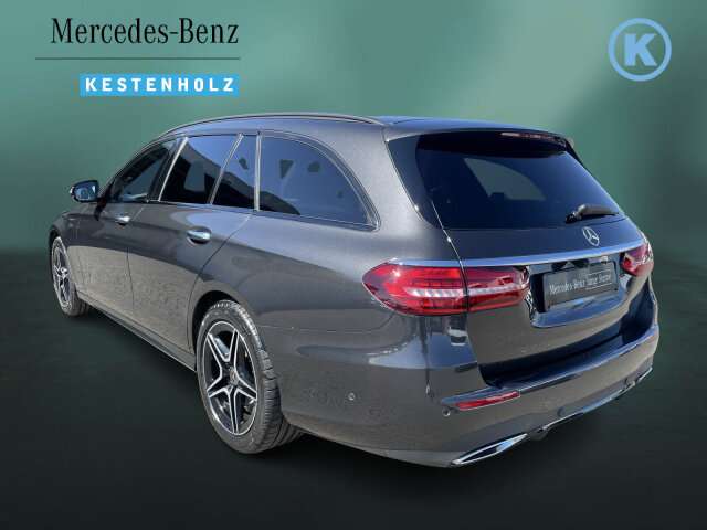 Fahrzeugbild eines Mercedes-Benz E-Klasse