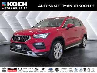 Schräge Frontansicht auf einen SEAT Ateca , freigestellt