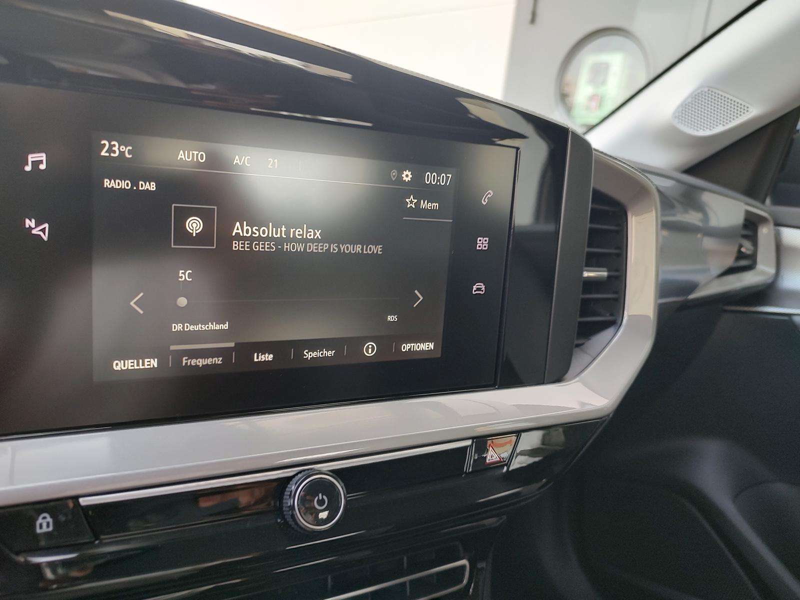 Fahrzeugbild eines Opel Mokka Electric