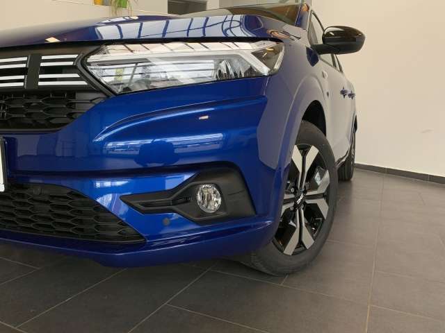 Fahrzeugbild eines Dacia Sandero