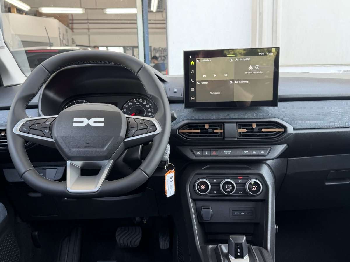 Fahrzeugbild eines Dacia Sandero
