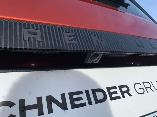 Fahrzeugbild eines Renault 4 E-TECH