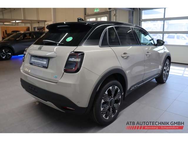 Fahrzeugbild eines Fiat 600 Elektro