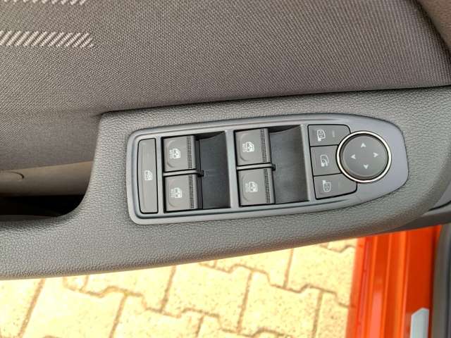 Fahrzeugbild eines Renault Clio