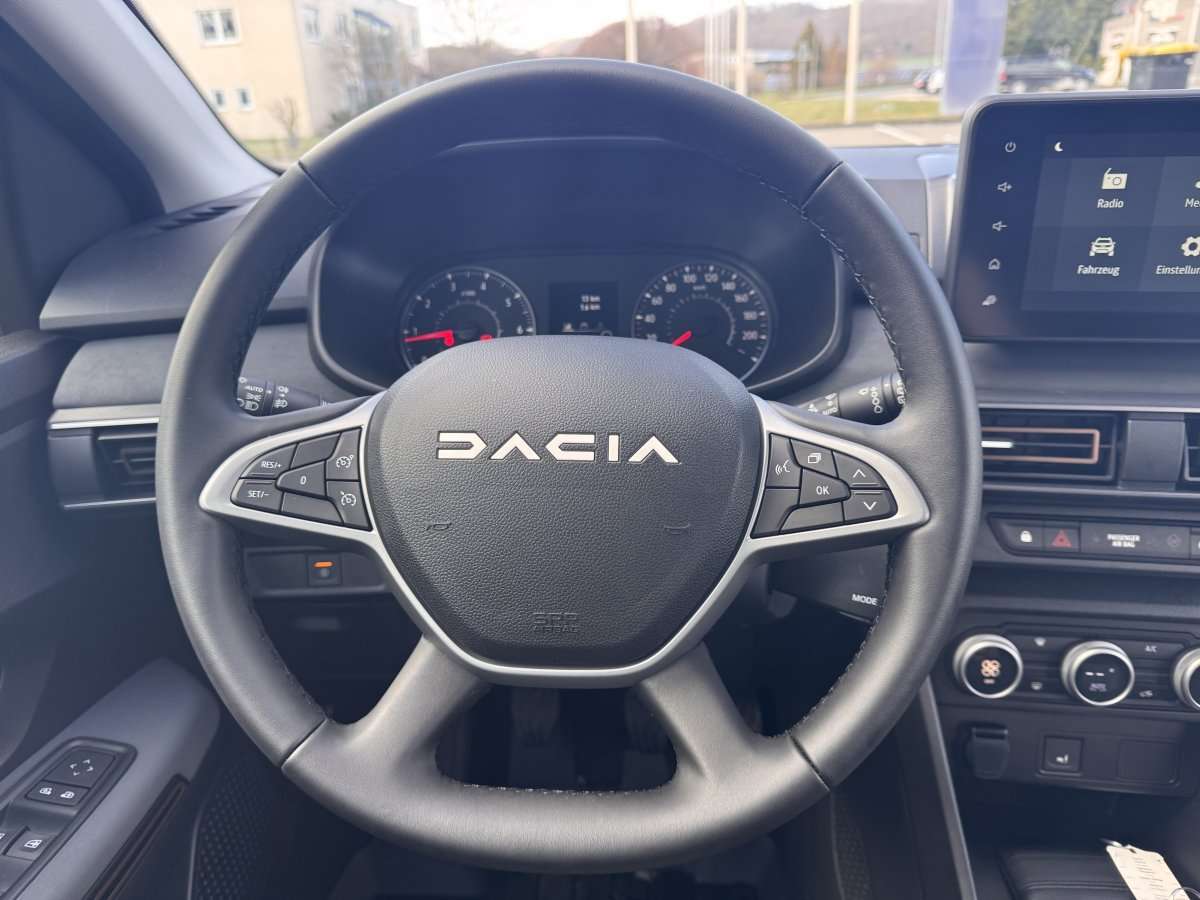Fahrzeugbild eines Dacia Sandero