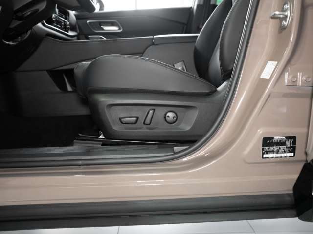Fahrzeugbild eines Nissan X-TRAIL