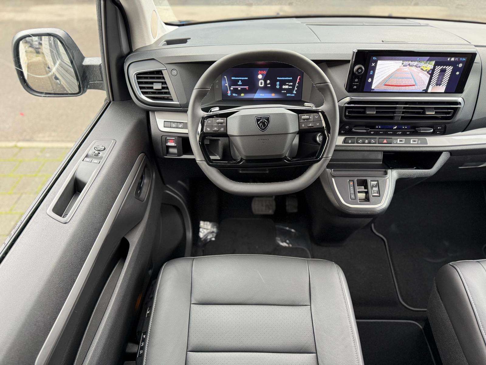 Fahrzeugbild eines Peugeot Traveller