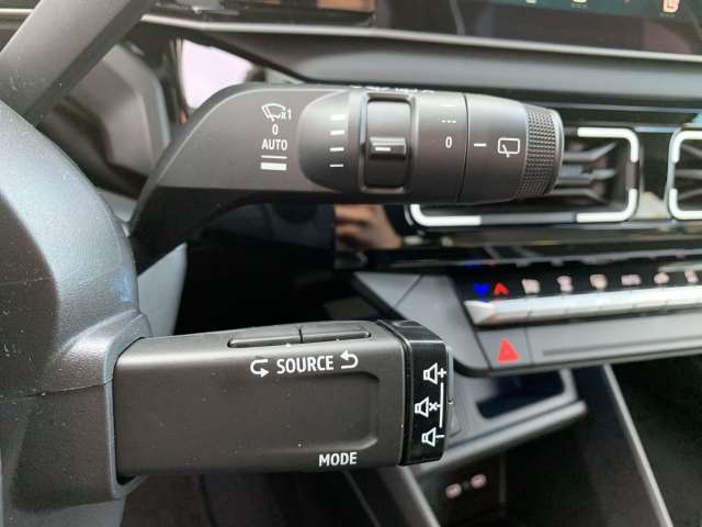 Fahrzeugbild eines Renault 4 E-TECH