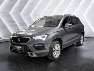 Schräge Frontansicht auf einen SEAT Ateca , freigestellt