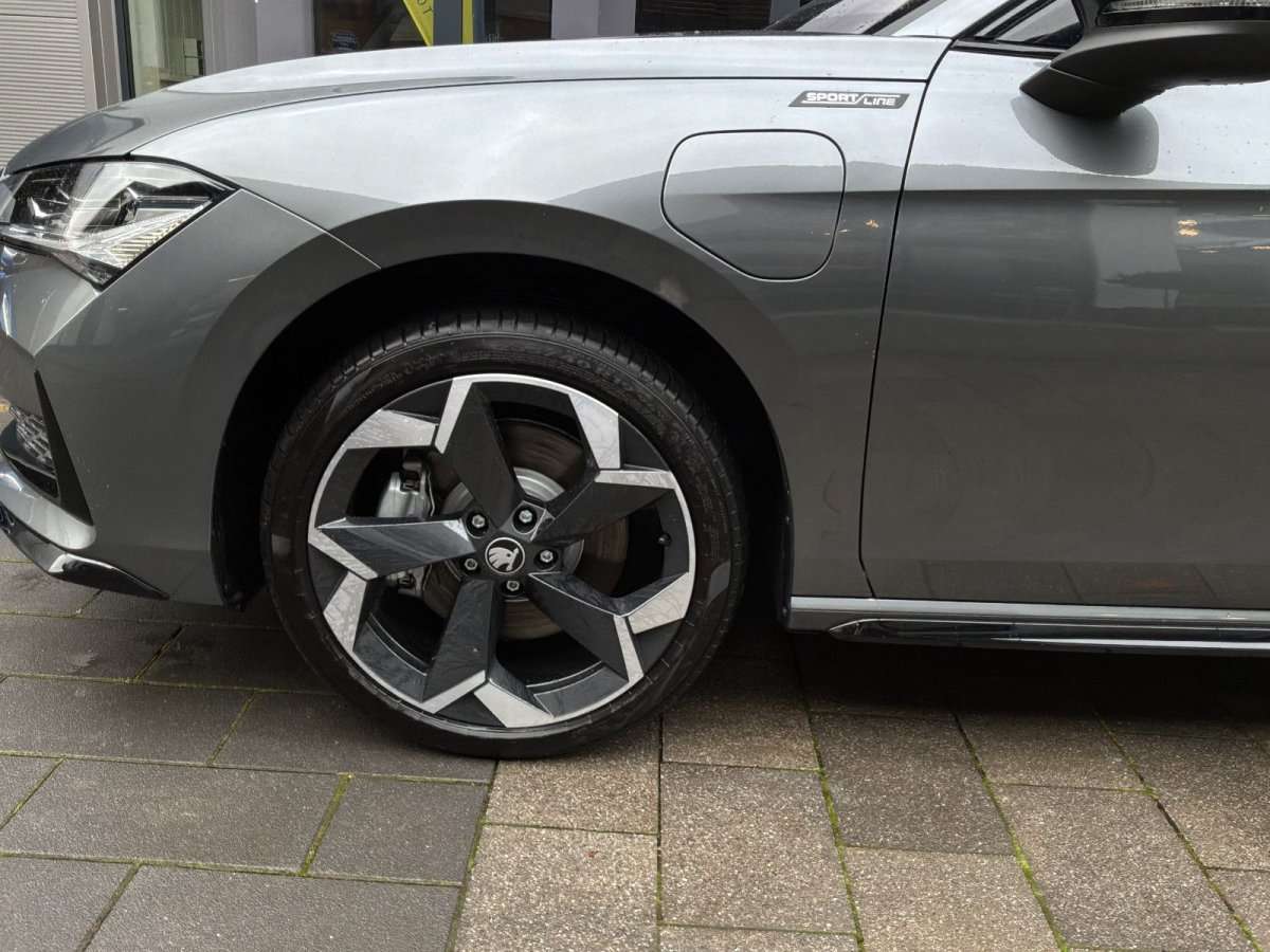 Fahrzeugbild eines Skoda Superb