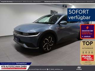Schräge Frontansicht auf einen Hyundai IONIQ 5 , freigestellt