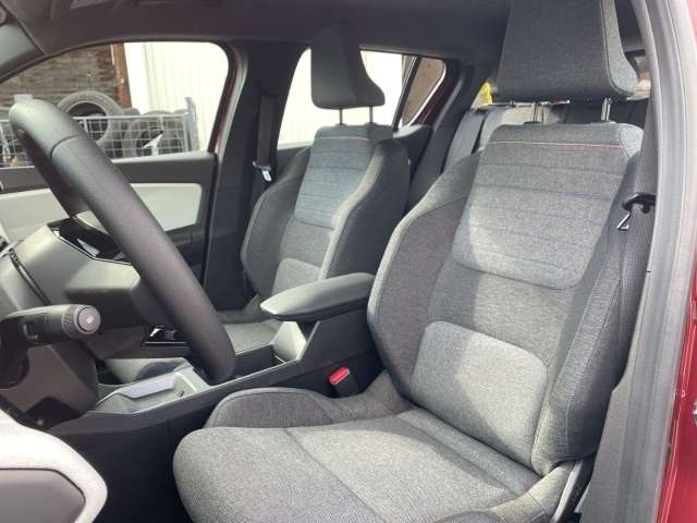 Fahrzeugbild eines Renault 4 E-TECH