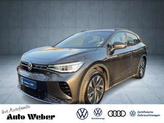 Schräge Frontansicht auf einen Volkswagen ID.4 , freigestellt