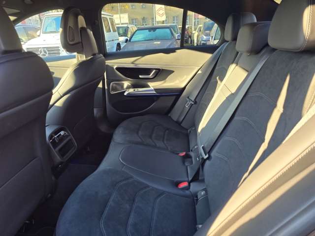 Fahrzeugbild eines Mercedes-Benz E-Klasse