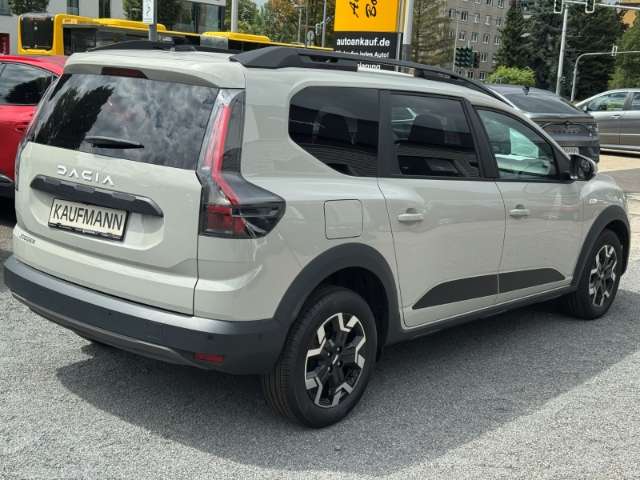 Fahrzeugbild eines Dacia Jogger
