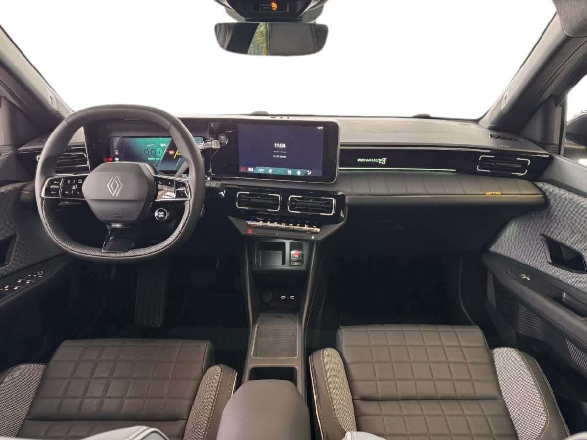 Fahrzeugbild eines Renault 4 E-TECH