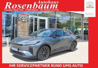Schräge Frontansicht auf einen Toyota C-HR , freigestellt