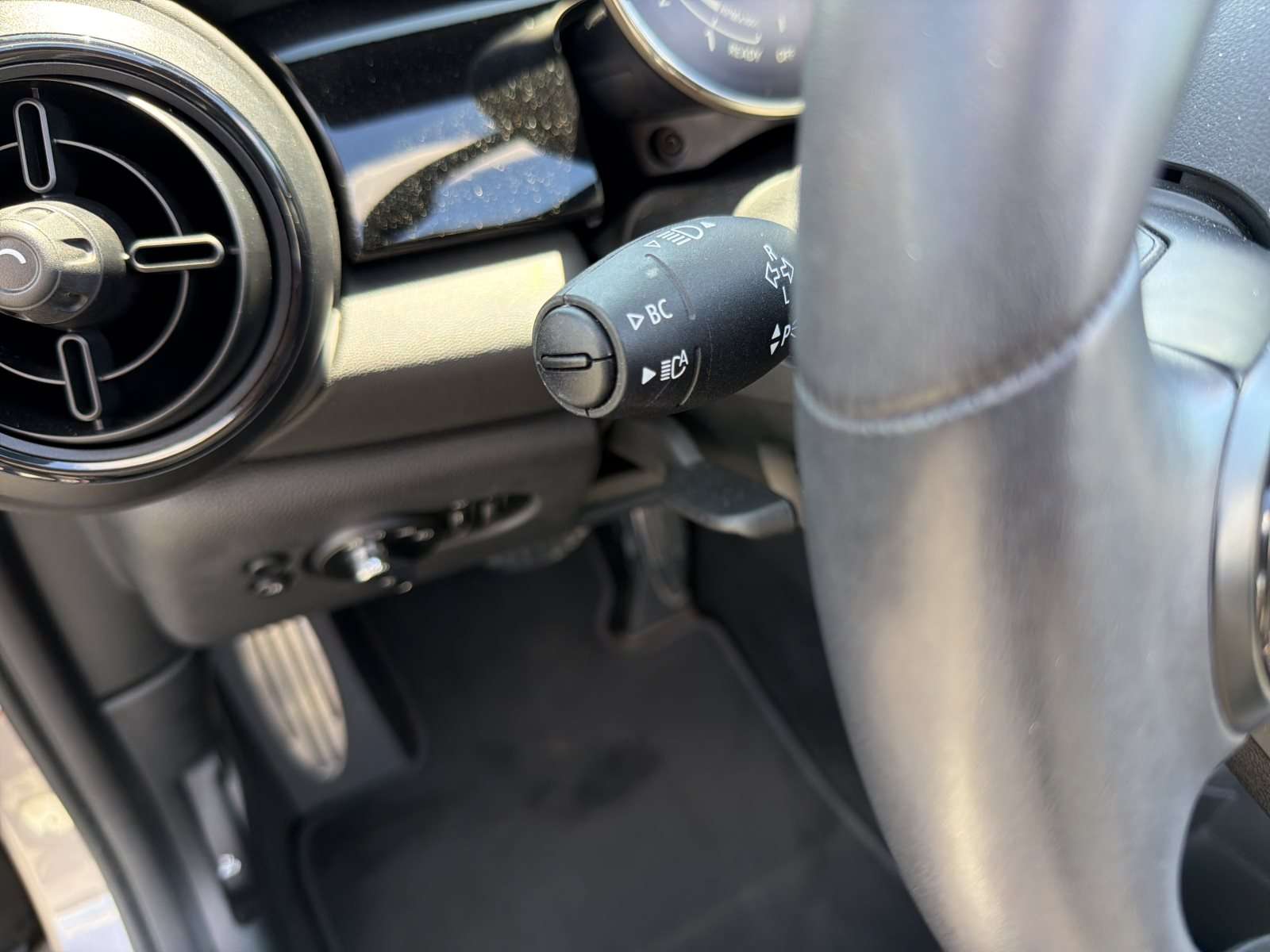 Fahrzeugbild eines MINI COOPER