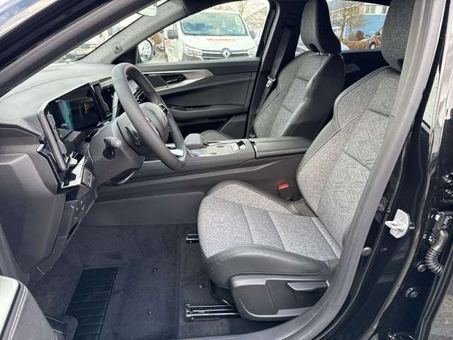 Fahrzeugbild eines Renault Rafale