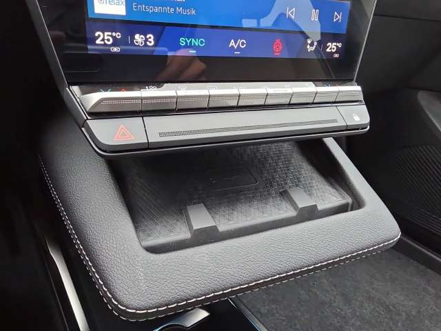 Fahrzeugbild eines Renault Scenic E-TECH