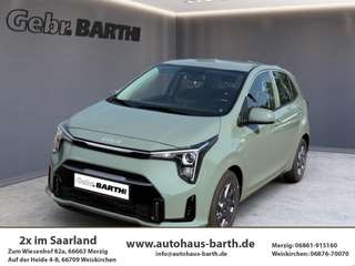 Schräge Frontansicht auf einen Kia Picanto , freigestellt