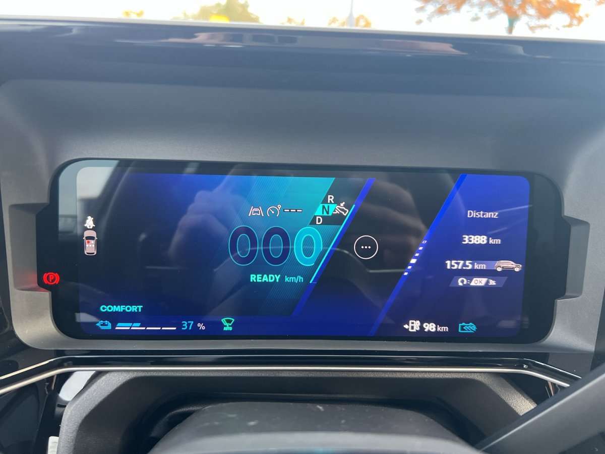 Fahrzeugbild eines Renault 4 E-TECH