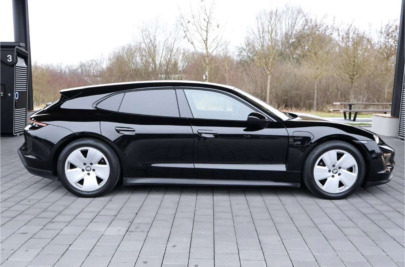 Fahrzeugbild eines Porsche Taycan
