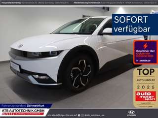 Schräge Frontansicht auf einen Hyundai IONIQ 5 , freigestellt
