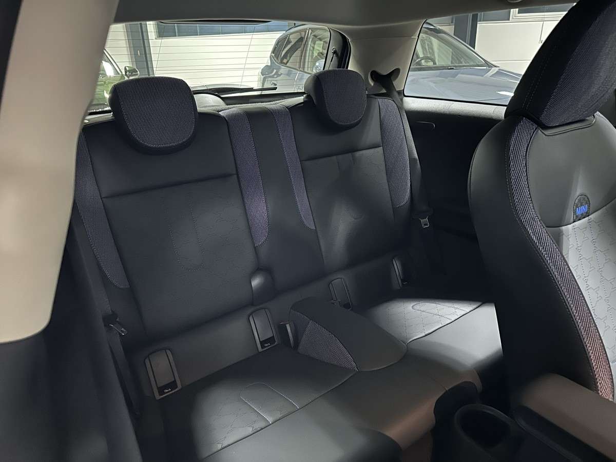 Fahrzeugbild eines MINI COOPER