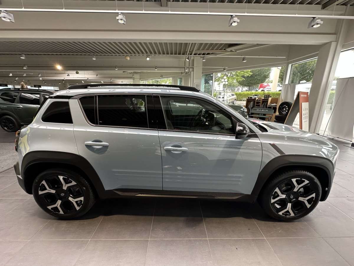 Fahrzeugbild eines Renault 4 E-TECH