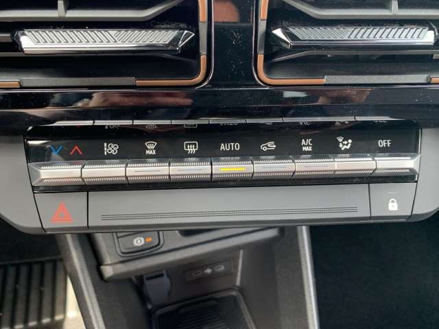 Fahrzeugbild eines Renault 4 E-TECH