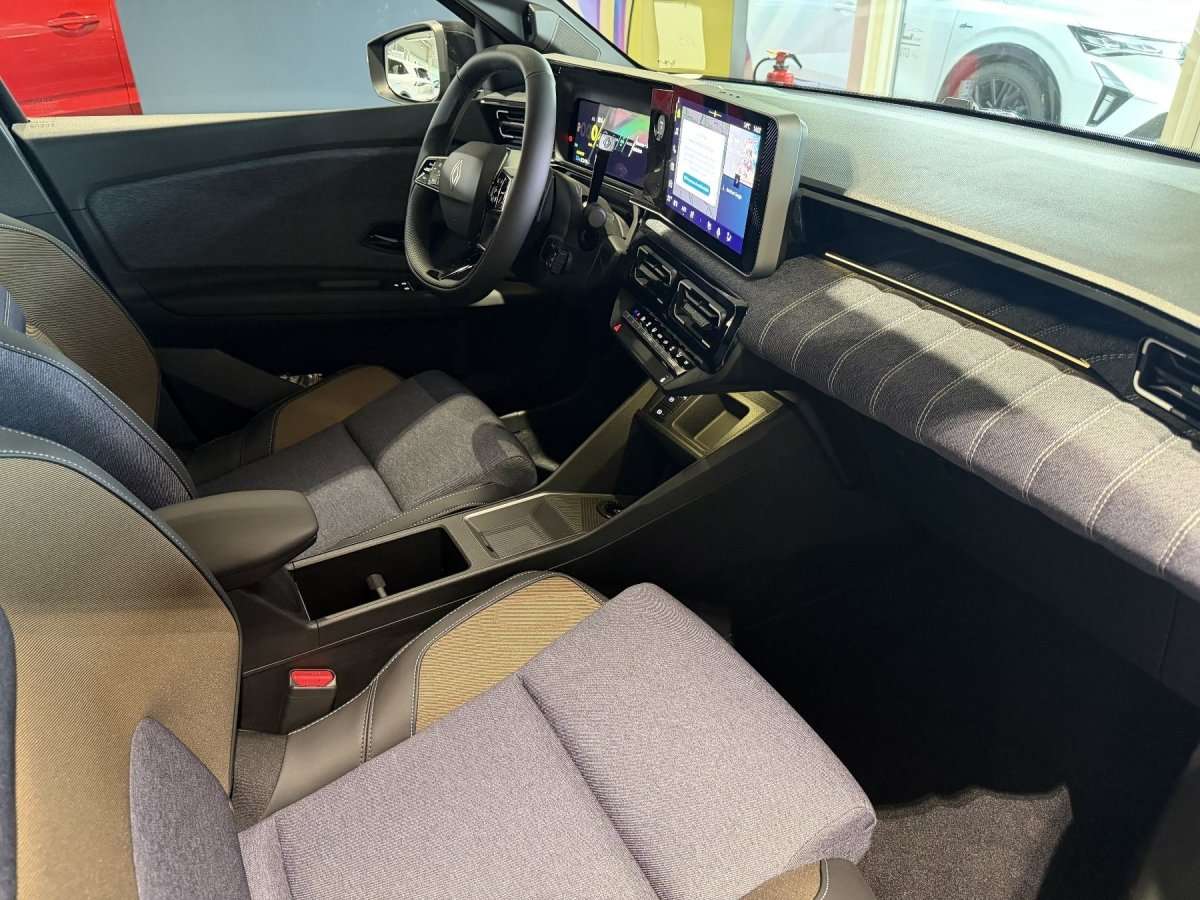 Fahrzeugbild eines Renault 5 E-TECH