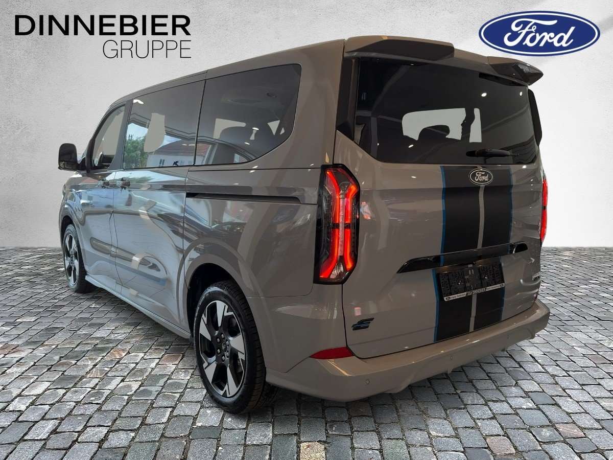 Fahrzeugbild eines Ford Tourneo Custom