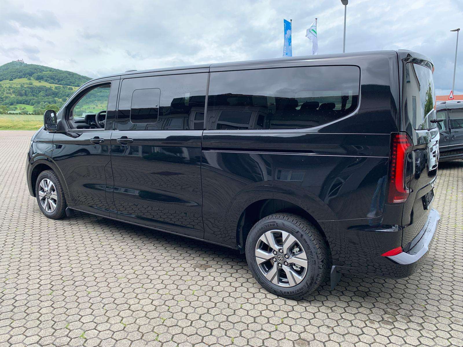 Fahrzeugbild eines Volkswagen Caravelle