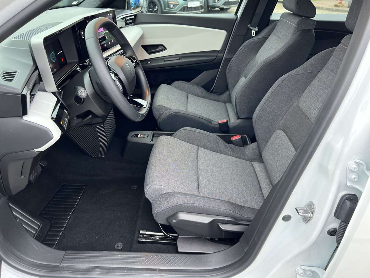 Fahrzeugbild eines Renault 5 E-TECH