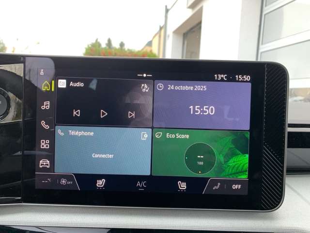 Fahrzeugbild eines Renault 4 E-TECH