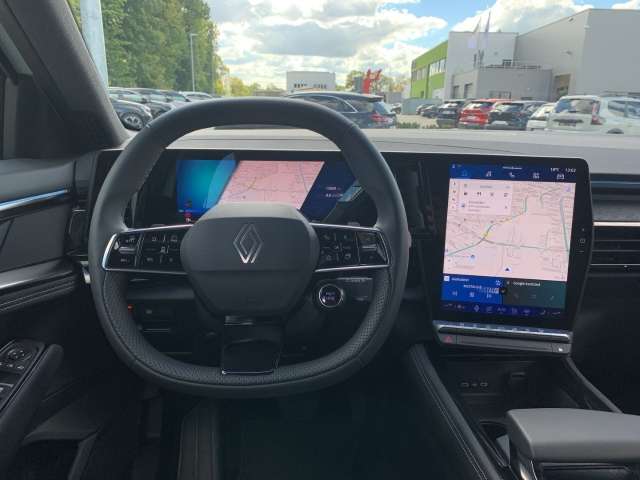 Fahrzeugbild eines Renault Rafale