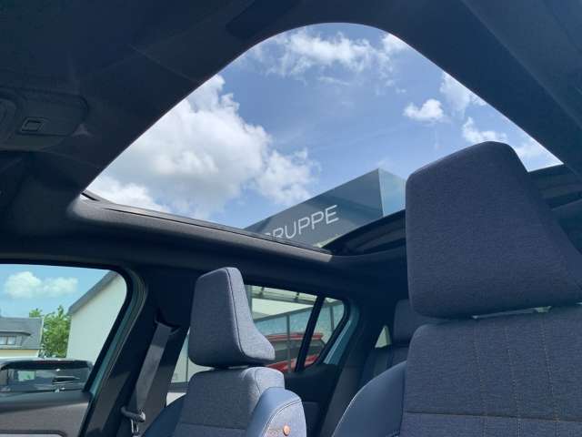 Fahrzeugbild eines Renault 4 E-TECH